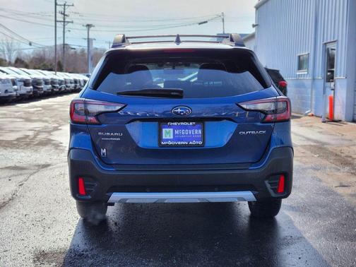 Abyss Blue Pearl 2022 Subaru Outback Limited