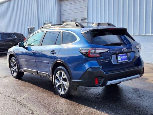 Abyss Blue Pearl 2022 Subaru Outback Limited