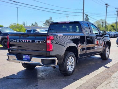 Black 2022 Chevrolet Silverado 1500 LT
