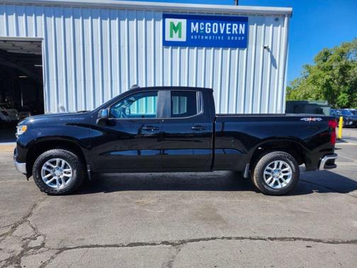 Black 2022 Chevrolet Silverado 1500 LT