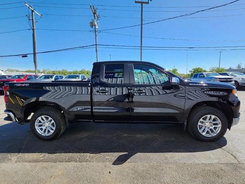 Black 2022 Chevrolet Silverado 1500 LT