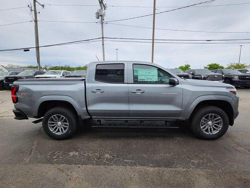 Sterling Gray Metallic 2026 Chevrolet Colorado LT