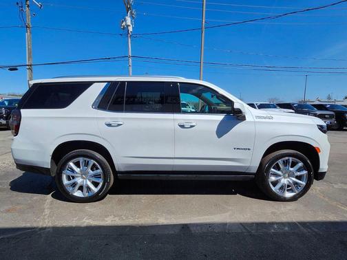 Iridescent Pearl Tricoat 2023 Chevrolet Tahoe 4WD High Country
