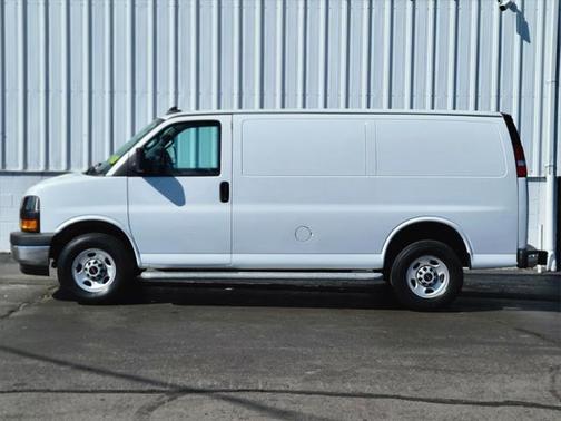 2023 GMC Savana 2500 Work Van