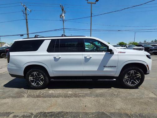 Summit White 2026 Chevrolet Suburban Z71, 4WD