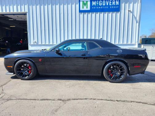 Pitch Black Clearcoat 2019 Dodge Challenger SRT Hellcat