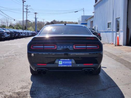 Pitch Black Clearcoat 2019 Dodge Challenger SRT Hellcat