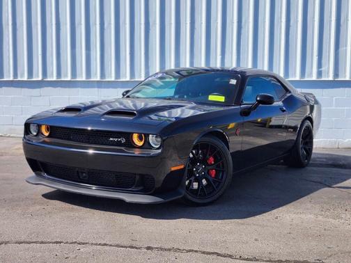 Pitch Black Clearcoat 2019 Dodge Challenger SRT Hellcat