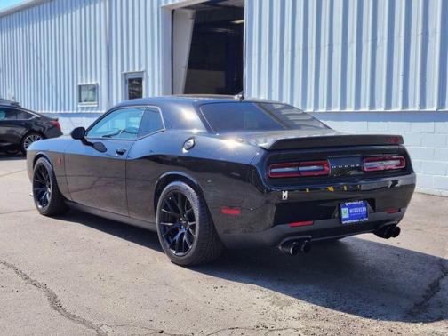 Pitch Black Clearcoat 2019 Dodge Challenger SRT Hellcat