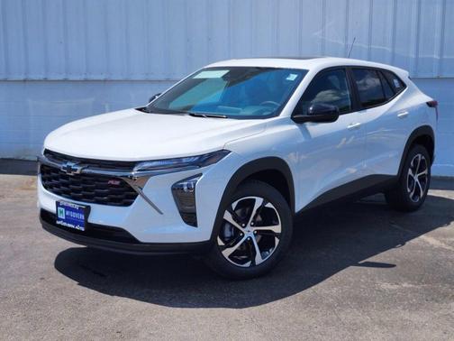 Summit White 2026 Chevrolet Trax FWD 1RS
