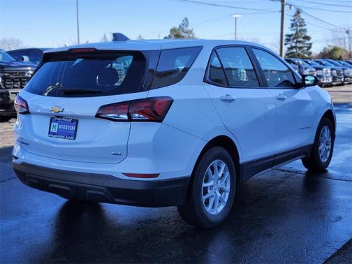 2022 Chevrolet Equinox LS