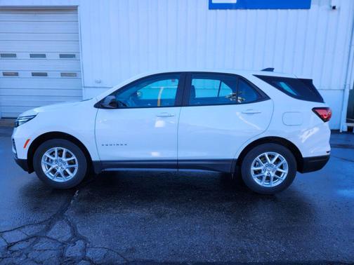 Summit White 2022 Chevrolet Equinox LS