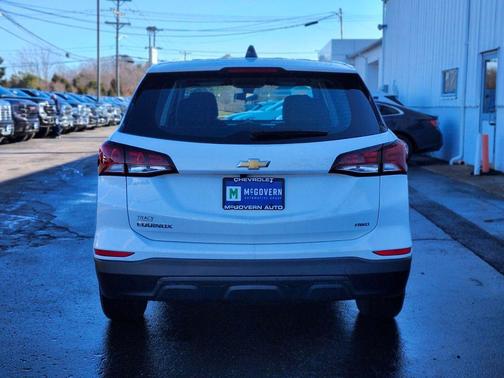 Summit White 2022 Chevrolet Equinox LS