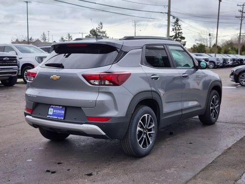 Sterling Gray Metallic 2026 Chevrolet Trailblazer LT