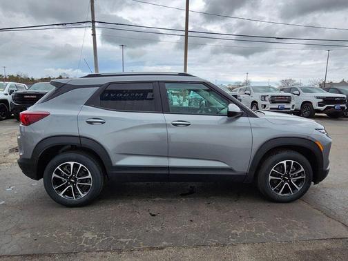 Sterling Gray Metallic 2026 Chevrolet Trailblazer LT