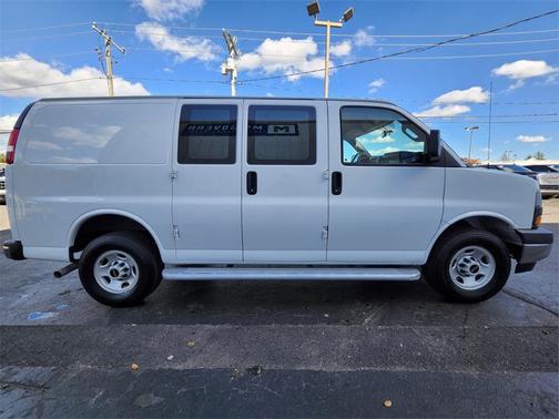 2023 GMC Savana 2500 Work Van
