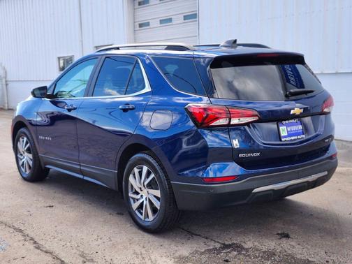 Blue Glow Metallic 2023 Chevrolet Equinox 1LT