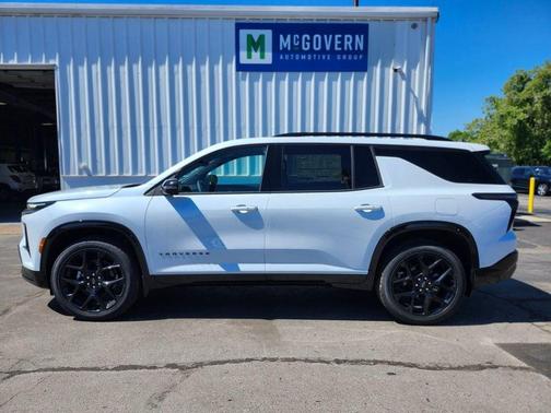 Polar White Tricoat 2026 Chevrolet Traverse RS
