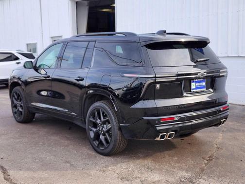 Mosaic Black Metallic 2024 Chevrolet Traverse RS