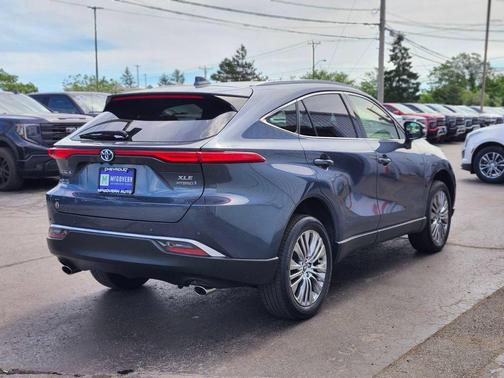 Coastal Gray Metallic 2021 Toyota Venza XLE