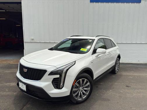 Crystal White Tricoat 2023 Cadillac XT4 Sport