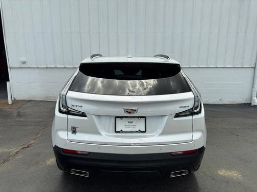 Crystal White Tricoat 2023 Cadillac XT4 Sport
