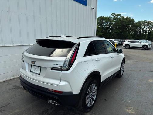 Crystal White Tricoat 2023 Cadillac XT4 Sport