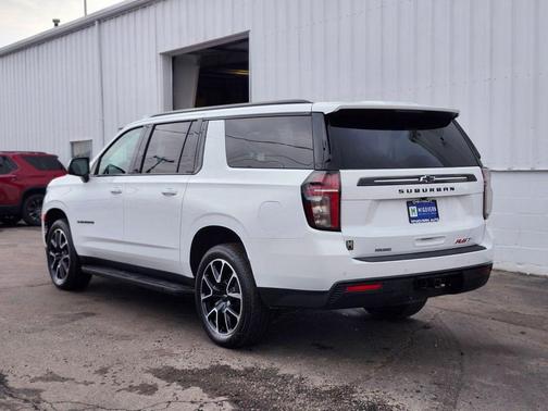 2024 Chevrolet Suburban RST