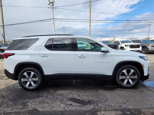 Summit White 2023 Chevrolet Traverse LT Leather