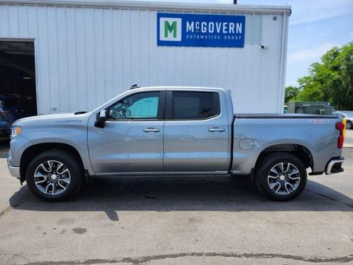 Sterling Gray Metallic 2024 Chevrolet Silverado 1500 LT