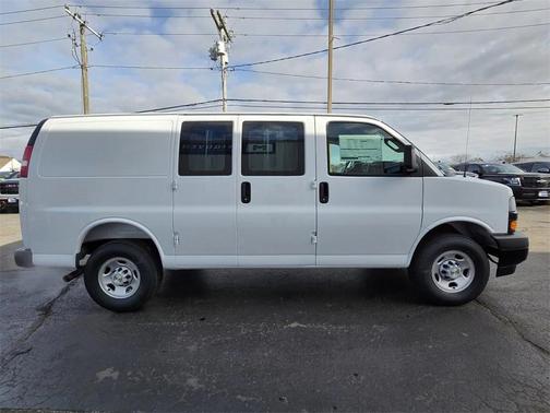 2025 Chevrolet Express 2500 RWD 2500 Regular Wheelbase WT