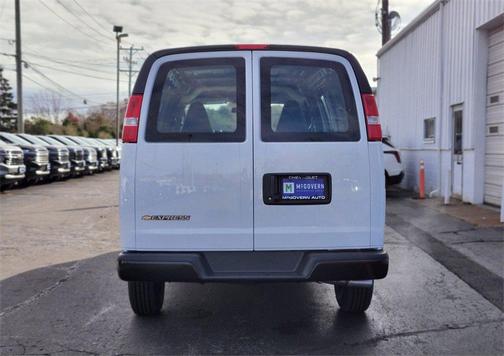 2025 Chevrolet Express 2500 RWD 2500 Regular Wheelbase WT