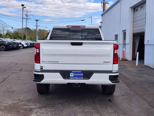 Summit White 2026 Chevrolet Silverado 1500 RST