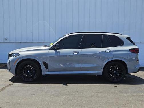 2024 BMW X5 M60i