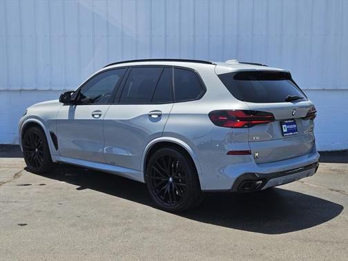 2024 BMW X5 M60i
