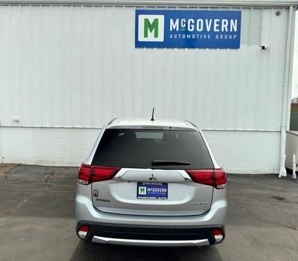 Cool Silver Metallic 2016 Mitsubishi Outlander