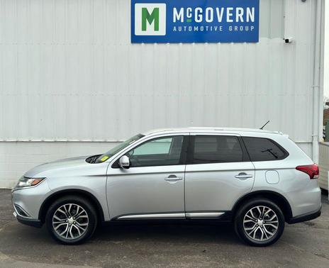 Cool Silver Metallic 2016 Mitsubishi Outlander