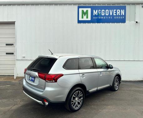 Cool Silver Metallic 2016 Mitsubishi Outlander