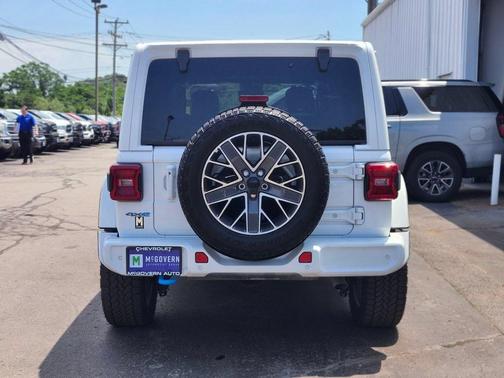 Bright White Clearcoat 2024 Jeep Wrangler 4xe High Altitude