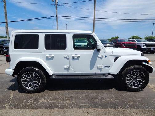 Bright White Clearcoat 2024 Jeep Wrangler 4xe High Altitude
