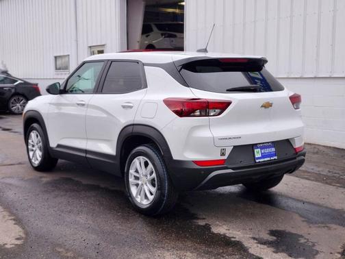 Summit White 2024 Chevrolet Trailblazer LS