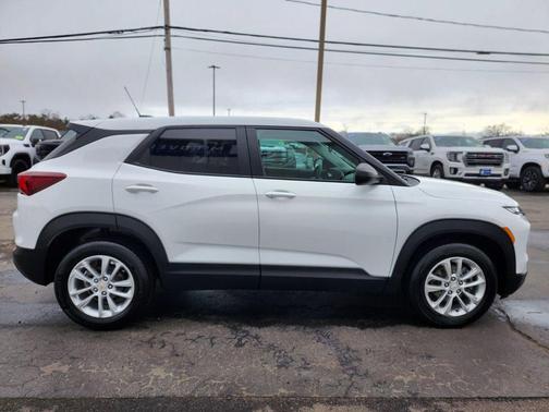 Summit White 2024 Chevrolet Trailblazer LS