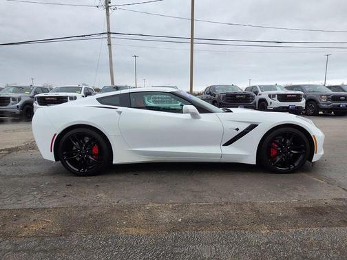 Arctic White 2019 Chevrolet Corvette Stingray