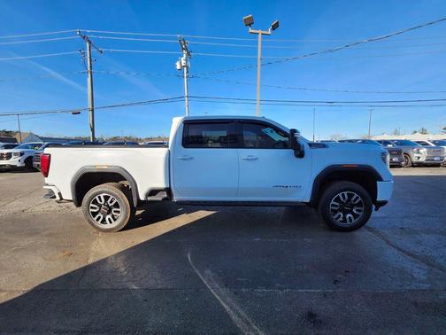 Summit White 2021 GMC Sierra 2500 AT4