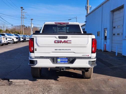 Summit White 2021 GMC Sierra 2500 AT4