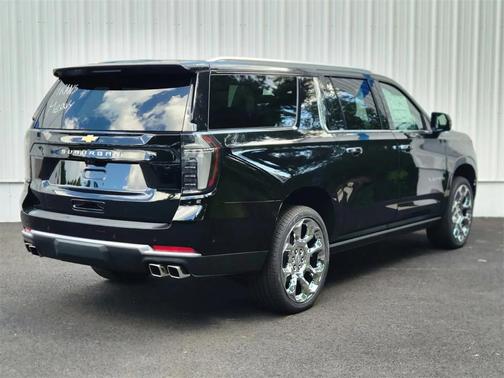 2025 Chevrolet Suburban 4WD High Country