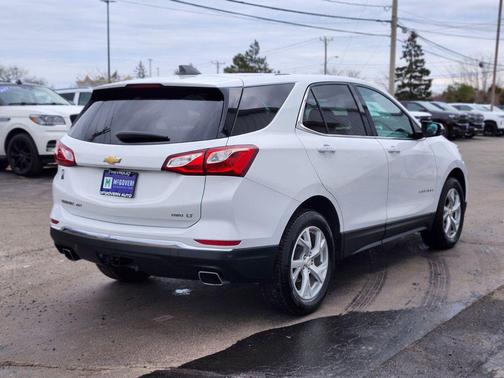 Summit White 2018 Chevrolet Equinox 2LT