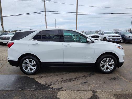 Summit White 2018 Chevrolet Equinox 2LT