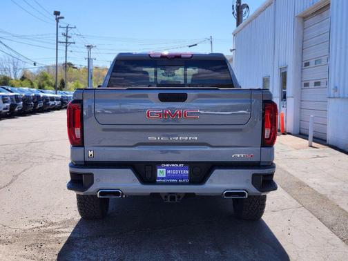Thunderstorm Gray 2024 GMC Sierra 1500 AT4