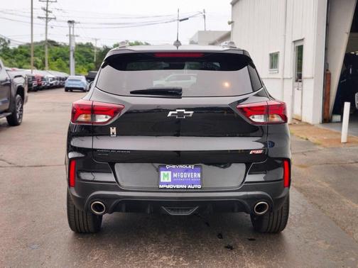 Mosaic Black Metallic 2023 Chevrolet Trailblazer RS
